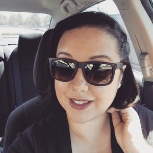 Meet your Posher, Jenn